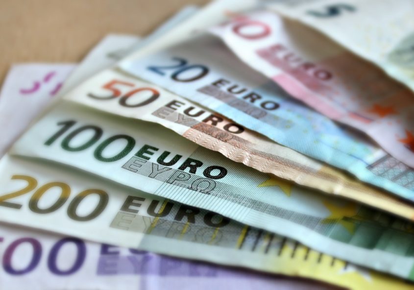 DISTRIBUCIÓ DE DIVIDENDS I RETENCIONS